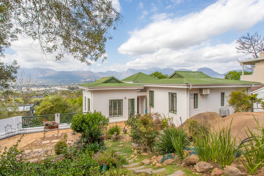 4 Bedroom Property for Sale in Lemoenkloof Western Cape